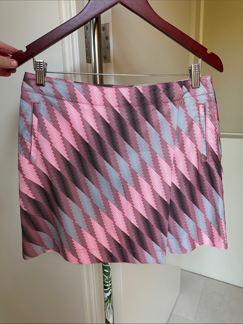 Callaway Pink and Light Blue Chevron Mini Skirt Size 6